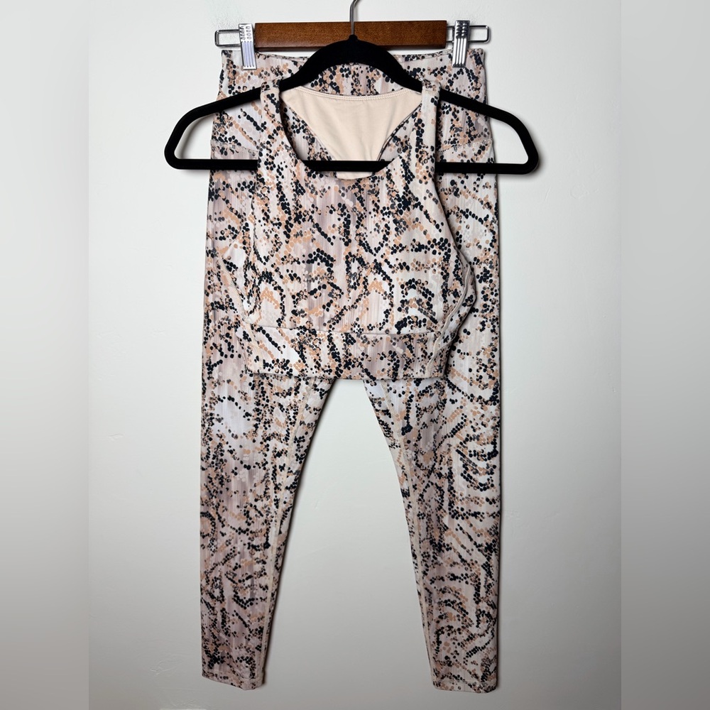 Zella Workout Set matching sports bra & legging animal print Small medium black